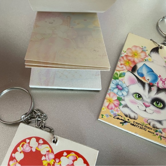 Vintage keychains - Picture 2 of 8